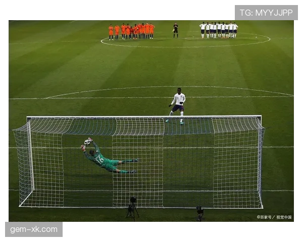 克洛普高位逼抢体系下直塞战术的强化逻辑