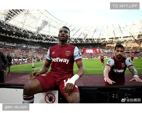 库杜斯与萨卡：英超边锋成长路径与能力演进对比